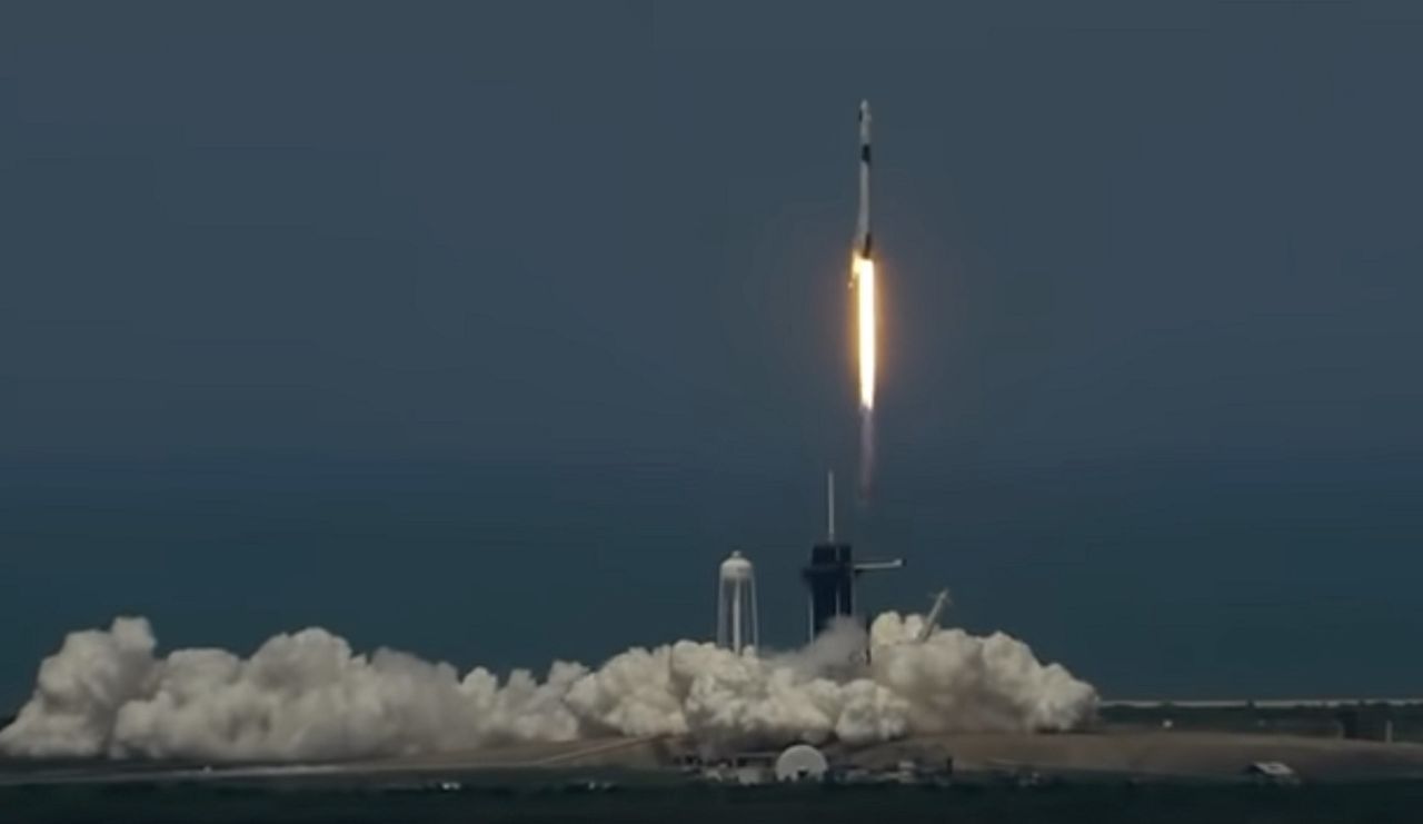 NASA i SpaceX przekładają datę misji Crew-1. Rakieta Falcon 9 z problemami