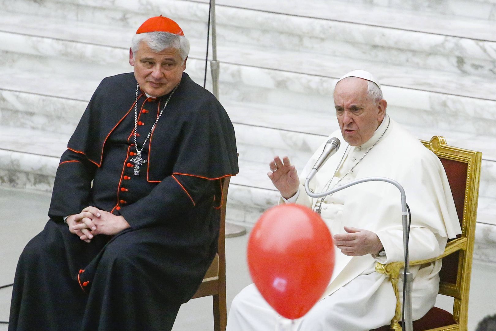 Zastąpi Franciszka? Tak widzą szanse Polaka