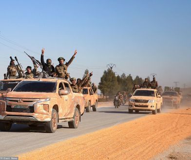 Przekroczyli granicę z Syrią. Jadą pomóc "towarzyszom"