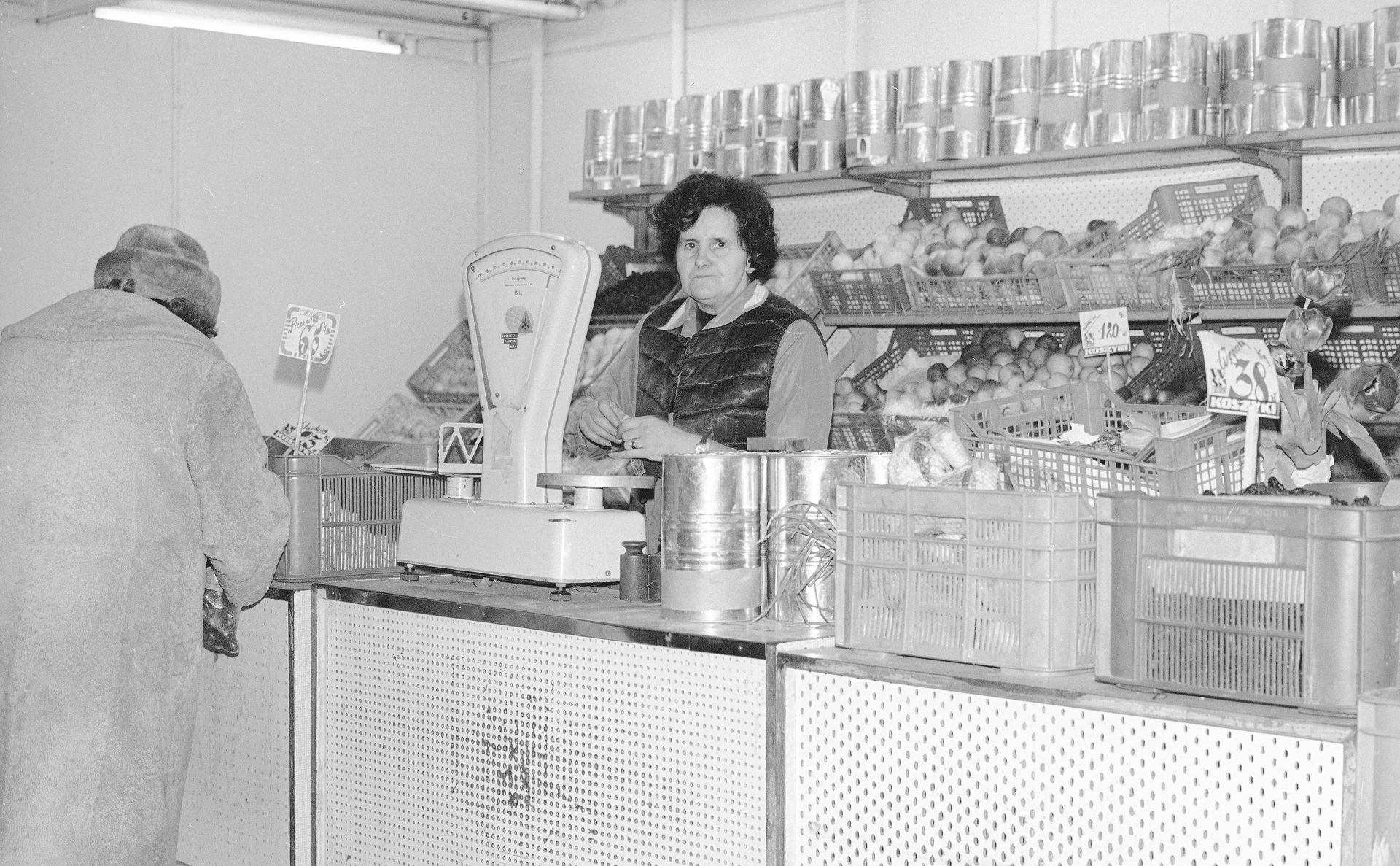 puste-p-ki-d-ugie-kolejki-i-polowanie-na-towar-opowiedzieli-jak