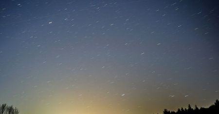 Starlink nad Polską 18 września w piątek. Gdzie i o której obserwować niebo?