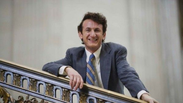 A gdyby Szczęki były komedią romantyczną, a Obywatel Milk nie był gejem? 1