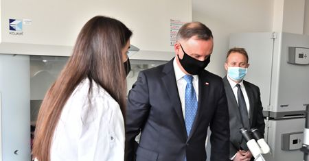 Andrzej Duda o badaniach nad polskim lekiem na koronawirusa