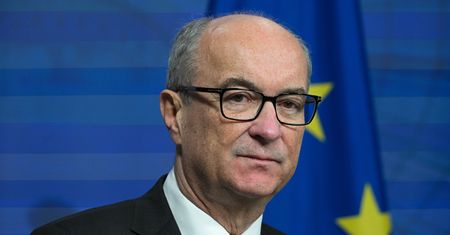 Słowacja wstrzymała dostawy prądu do Ukrainy. Marszałek Sejmu deklaruje pomoc Polski