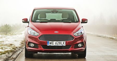 Ford S-Max 1.5 EcoBoost Titanium - zdjęcia
