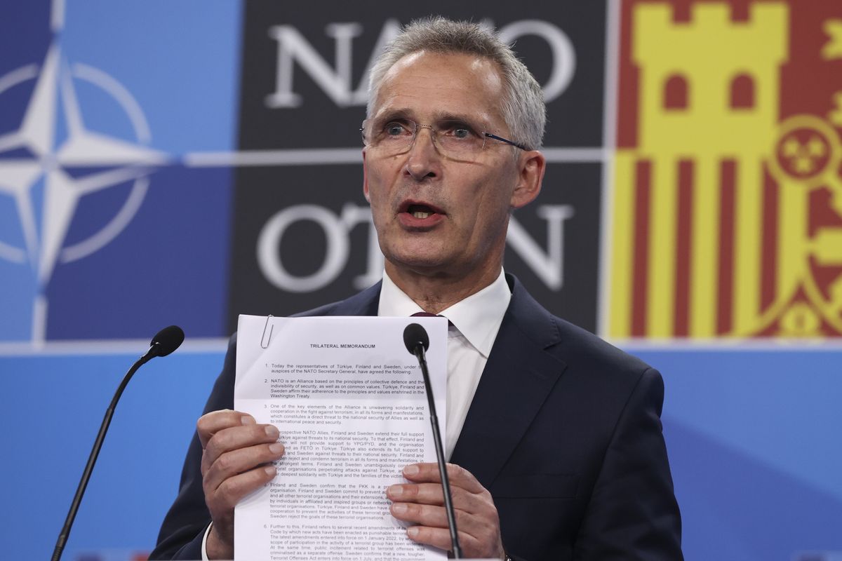 The Secretary General of NATO, Jens Stoltenberg, offers a press conference after the signing of an agreement to unblock the Turkish veto to the accession of Finland and Sweden to NATO, in Madrid, Spain, 28 June 2022. EPA/Kiko Huesca Dostawca: PAP/EPA.
