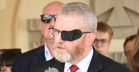 Grzegorz Braun nie spotka się z sympatykami na Poczekajce. Proboszcz odwołał spotkanie po fali krytyki
