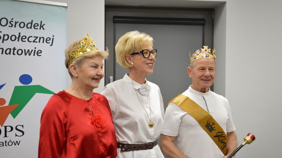 Podczas spotkania w Akademii Seniora w Bełchatowie tradycyjnie wybrano &#34;królową i króla&#34;