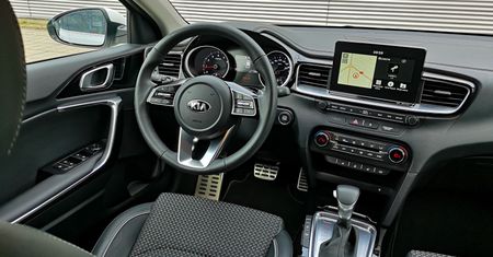 Kia Ceed: systemy bezpieczeństwa oraz audio JBL
