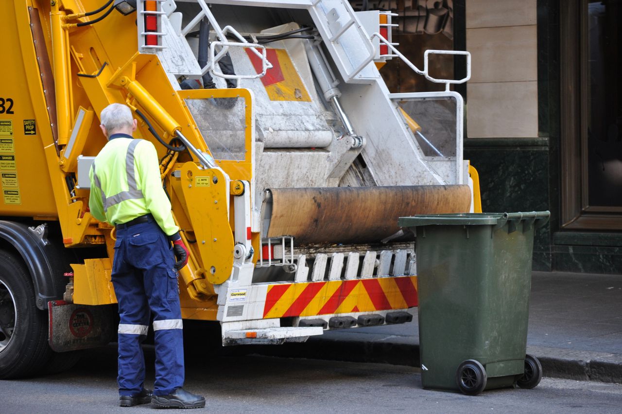 Użyte urządzenia pozwolą na ocenę czasu zapełnienia się pojemników na odpady. depositphotos