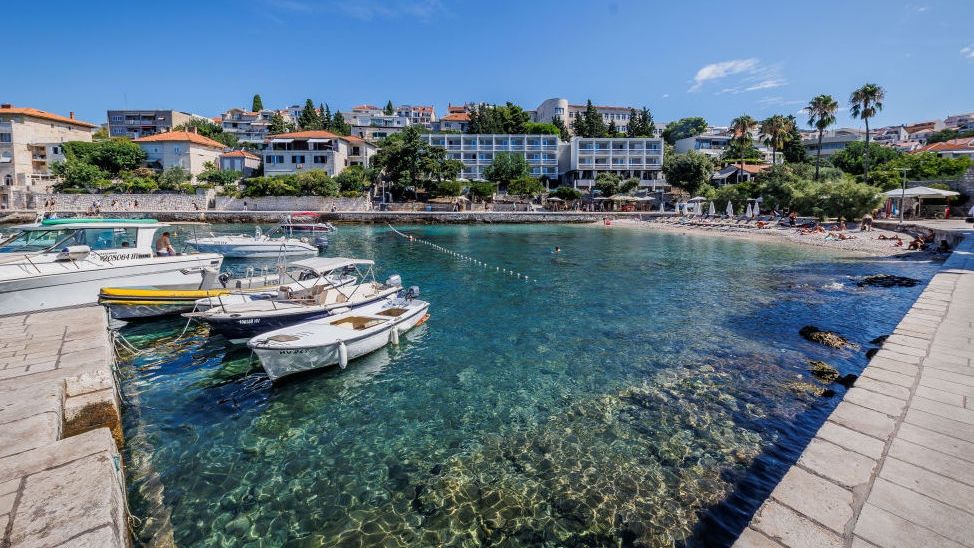 Beach Lucica at Hvar, Croatia
Tourists enjoy at the beach Lucica at Hvar, Croatia, on August 11, 2023. (Photo: Zvonimir Barisin/PIXSELL/DeFodi Images News/DeFodi Images via Getty Images)
DeFodi Images News
farbbild, sunny weather, adriatic coast, hrv, news, nachrichten
