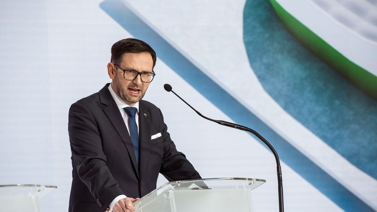 WARSAW, POLAND - 2023/04/17: Daniel Obajtek, the President and CEO of the Polish Oil Company ORLEN speaks during the press conference in Warsaw. Daniel Obajtek, the President and CEO of the Polish Oil Company ORLEN, announced the details of the planned investments in Small Modular Reactors (SMR) for Poland. For this purpose, the company Orlen Synthos Green Energy (OSGE) was established, supported by the Polish billionaire - Michal Solowow. OSGE will buy reactors from US-based GE Hitachi. (Photo by Attila Husejnow/SOPA Images/LightRocket via Getty Images)
