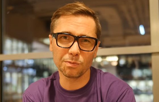 Play wplątany w polityczną kłótnię na Twitterze. „Nasi pracownicy mogą wyrażać własne poglądy, ale najlepiej bez podawania pracodawcy”