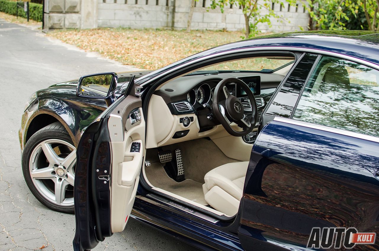 Mercedesowskie coupe z czterodrzwiowym nadwoziem jest dobrze skalkulowane