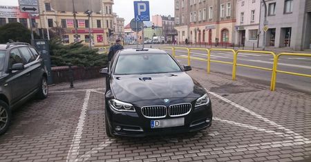 Chcą walczyć z patologią na "kopertach". Interpelacja po publikacji Autokultu