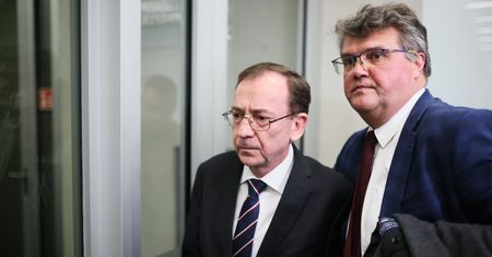 Miażdżąca przewaga "nie". Sondaż ws. Kamińskiego i Wąsika