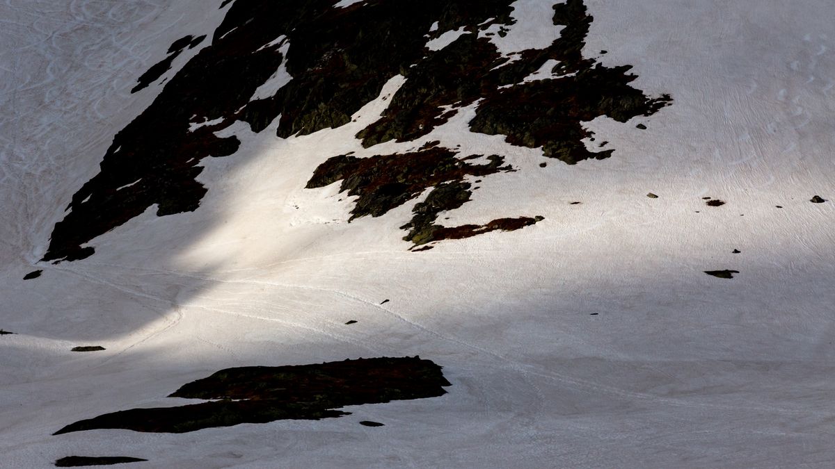 Mniej śniegu w Tatrach. To oznacza problemy