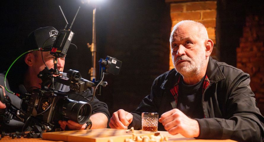 Krzysztof Stelmaszyk w serialu "Przepis na zbrodnię" Telewizji Puls