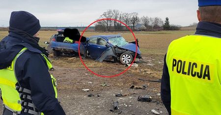 Tragiczny wypadek w Szewie. 19-latek uderzył w słup