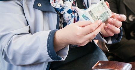 Najbardziej rozrzutne znaki zodiaku. Pieniądze się ich "nie trzymają"