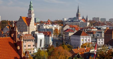 Pogoda w Olsztynie. Prognoza na środę 15 kwietnia. Chmury, przelotny deszcz i chłód poranny