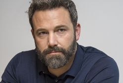 Upokarzające zdjęcia aktora. Paparazzi tylko czekali na taki moment