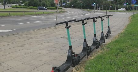 Groźne zdarzenia z hulajnogami elektrycznymi w powiecie kwidzyńskim. Policja prosi, by jeździć zgodnie z przepisami