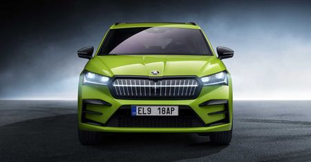 Škoda Enyaq RS iV ma 300 KM i sportowe zacięcie. Napęd już skądś znamy