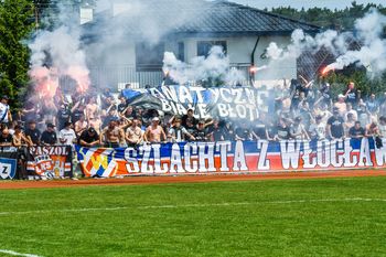 Włocłavia bliżej 5. ligi. Tak piłkarze z Włocławka wygrali mecz w Białych-Błotach
