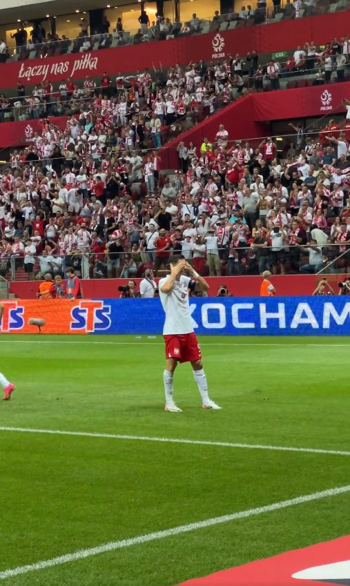 Nietypowy gest Lewandowskiego podczas meczu z Wyspami Owczymi