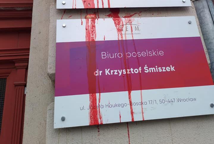 Wrocław. Atak na biuro poselskie Lewicy. Sprawcy grozi do 5 lat więzienia