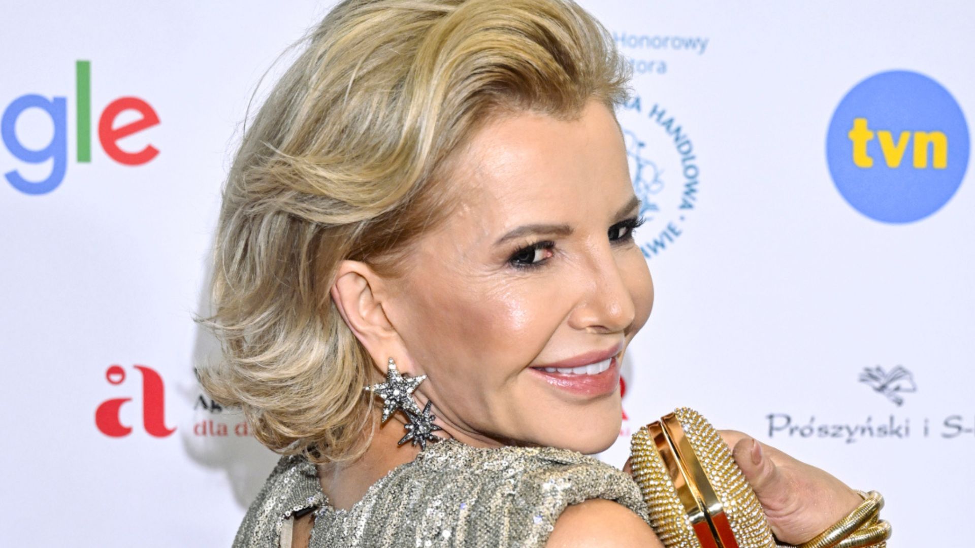 Rzadki widok: Joanna Racewicz pochwaliła się wielkanocną fotką Z PARTNEREM! "A po koszyczku..." (FOTO)