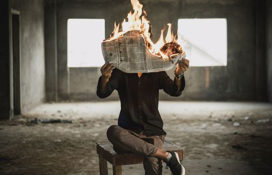 Unikanie wiadomości a emocje. Dlaczego mamy już dosyć newsów?