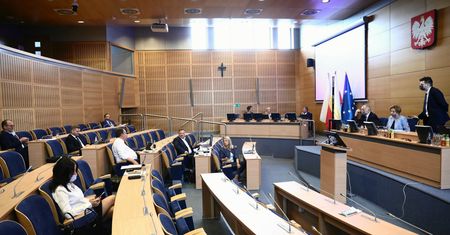 Uchwała anty-LGBT. Radni Małopolski zdecydowali