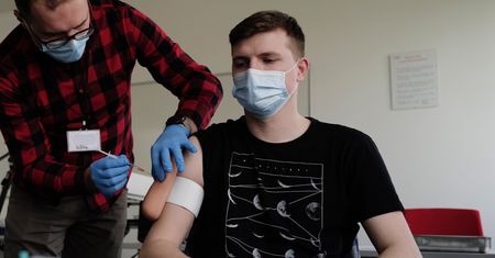 Szczepienia w zakładach pracy. Szczegóły w przyszłym tygodniu