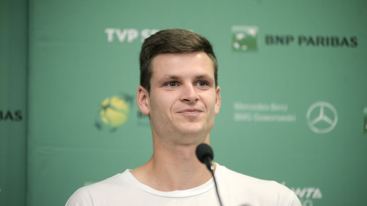 Hubert Hurkacz nie płaci podatków w Polsce? Płaci tam, gdzie zarabia - w Polsce również 