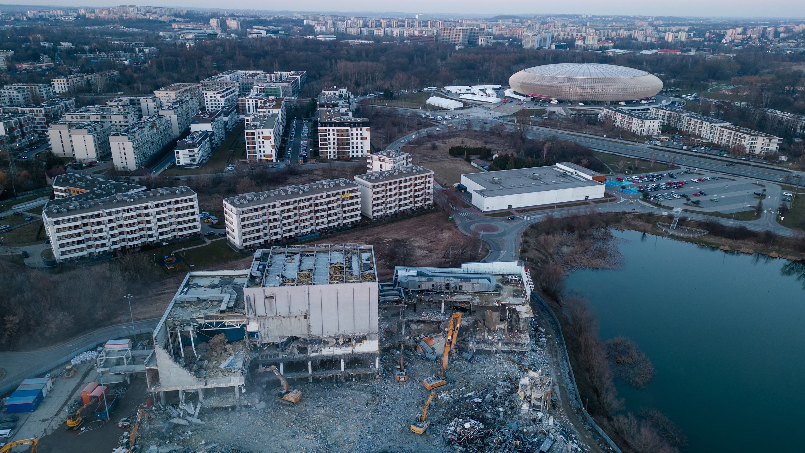 Wyburzanie centrum handlowego Plaza w Krakowie, marzec 2023 r.