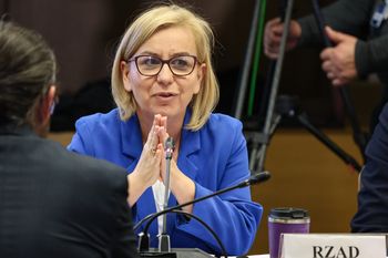 Wotum nieufności dla Pauliny Hennig-Kloski. Jest decyzja komisji