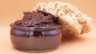 Domowa nutella z 3 składników. Zdrowsza, smaczniejsza, prostsza