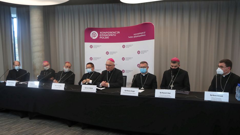 Koronawirus. Opole. Bp. Andrzej CzaJA i bp. Rudolf Pierskała zakażeni COVID-19. Bp Czaja brał udział w październikowym Zebraniu Plenarnym Komisji Episkopatu Polski 