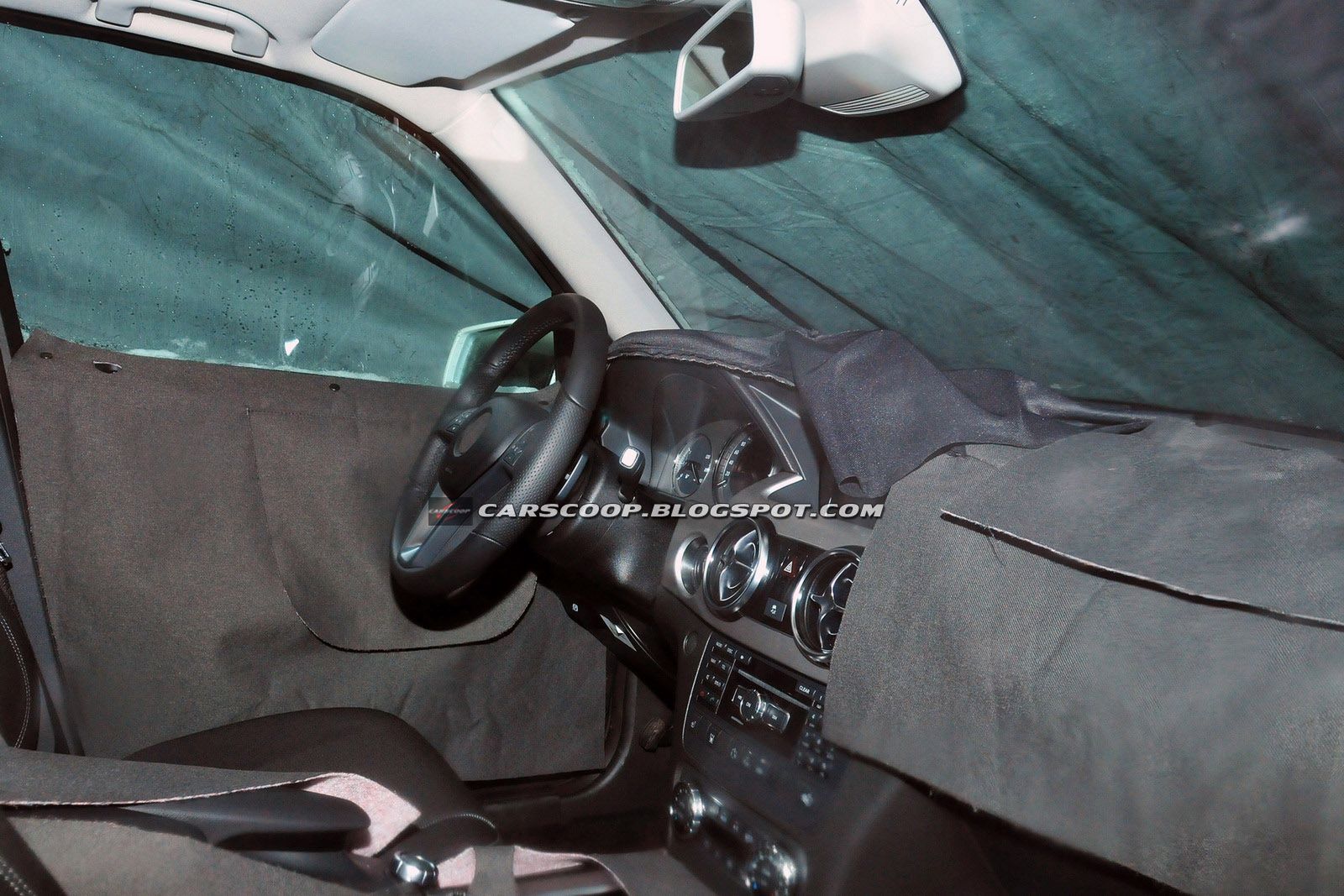 2013-Mercedes-Benz-GLK