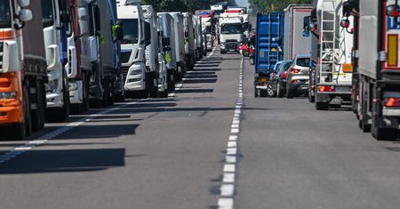 Cła od towarów z Chin. Skarbówka ściga te firmy