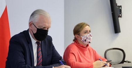 Tarcza branżowa. Resort rozmawia z poszkodowanymi branżami