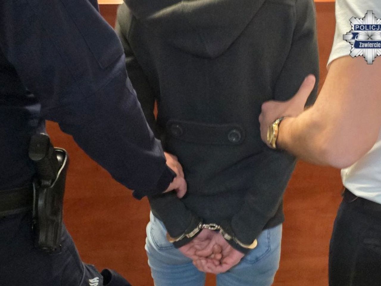 Poręba: Była poszukiwana i miała przy sobie narkotyki