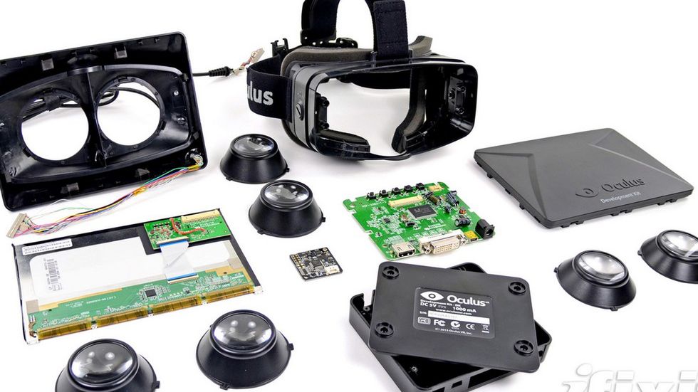 Co Oculus Rift ma w środku? Unboxing i rozkręcanie urządzenia 1