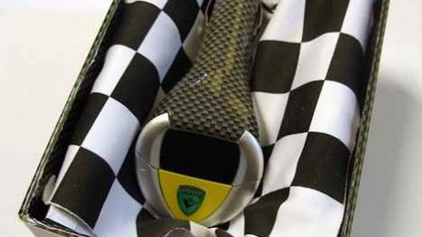 Dźwięk silnika V8/V10 w Twoim samochodzie (wideo) 1