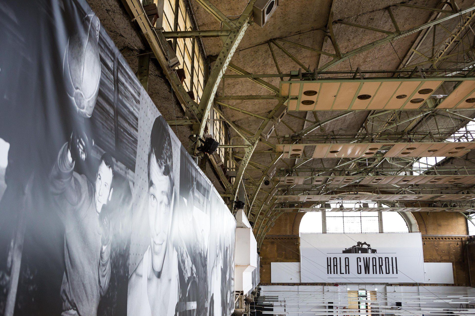 Wnętrze Hali Gwardii w 2017.