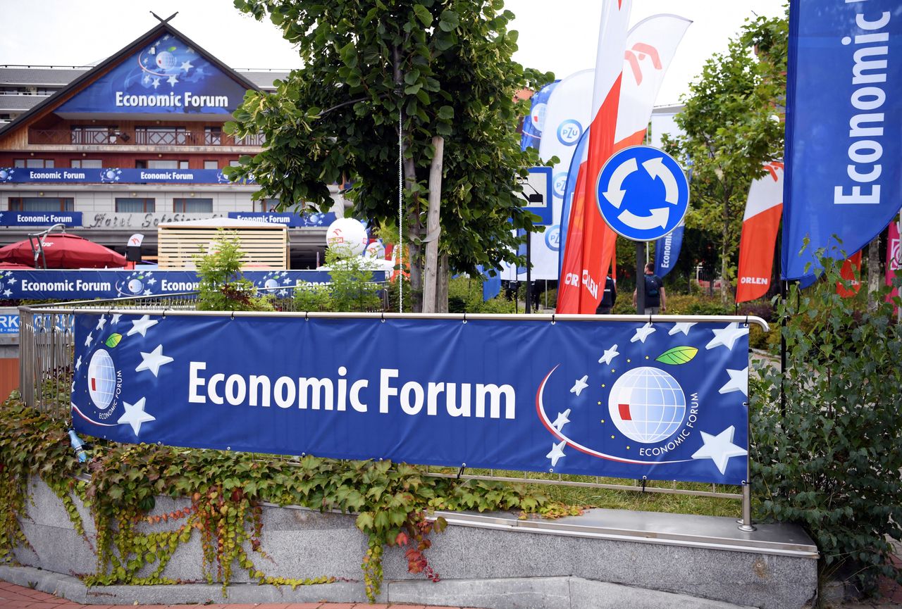 Polski rząd "czarował" podatników? SGH publikuje ostry raport