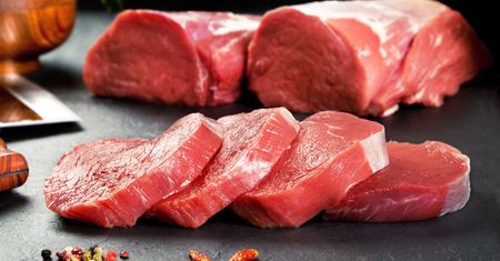 90 g mięsa dziennie zwiększa ryzyko raka jelit. Sprawdź, ile mięsa nie zagraża zdrowiu