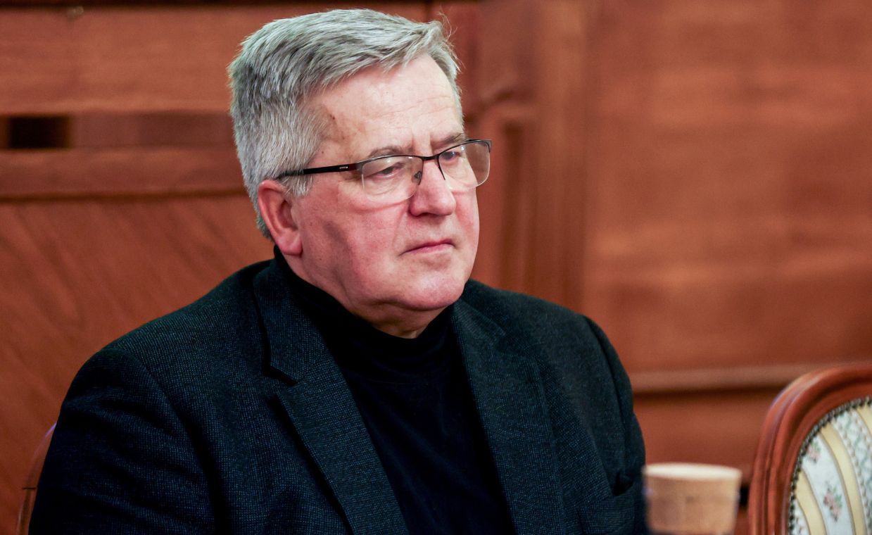 "Przejaw polskiego kundlizmu". Komorowski oburzony